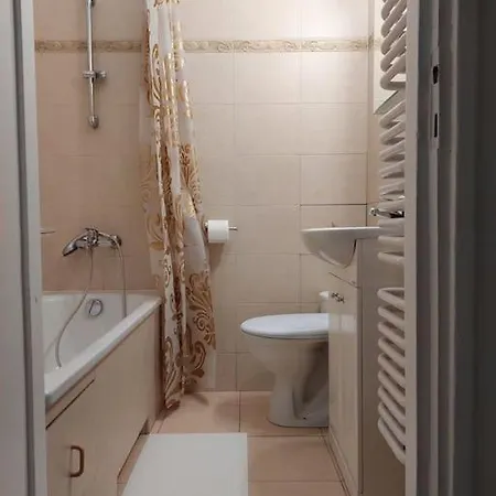 Klimatyczne Mieszkanie W Doskonalej Lokalizacji